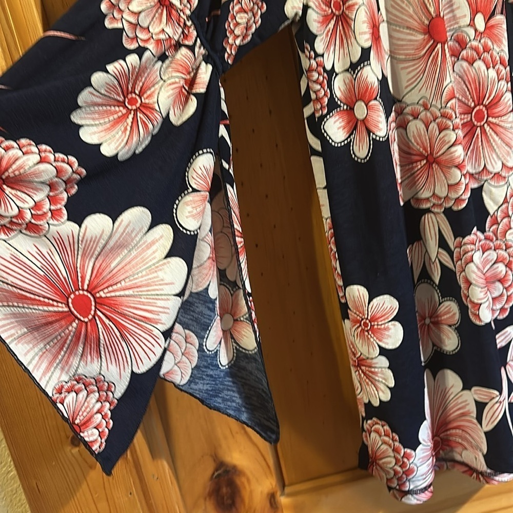Naïf Multi Color floral Blouse - Picture 4 of 7